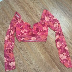 Showpo flower crop top. Long Sleeve. NEVER USED. Size Small